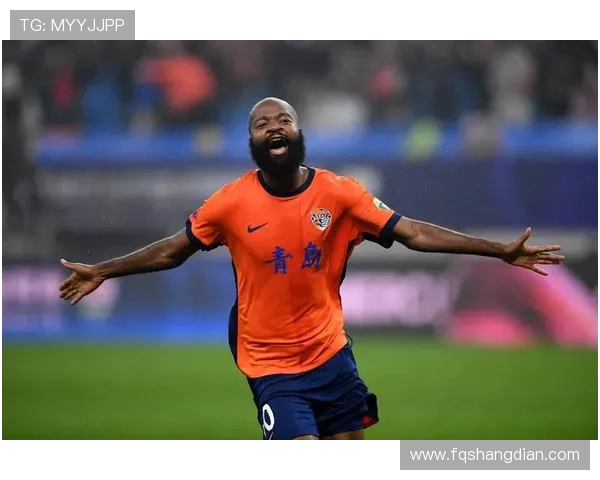 中超维塔尔世界波任意球划虹弧线直挂死角震撼全场球迷欢腾时刻瞬